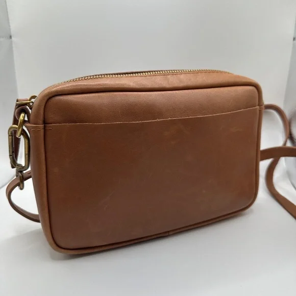 Madewell Leather Carabiner Medium Crossbody Bag - Picture 2 of 9